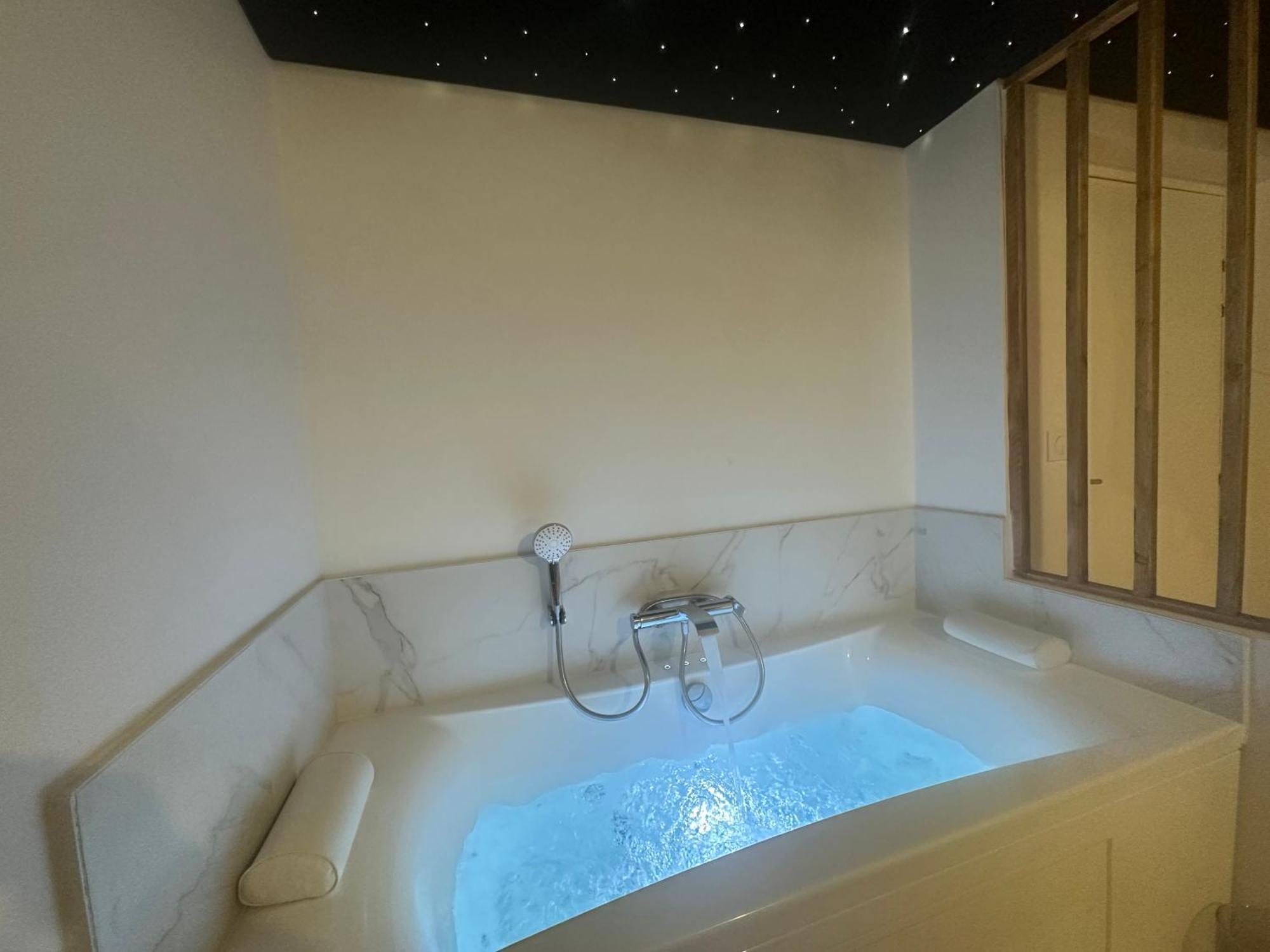 Appartement Le Etoile - Baignoire Balneo Et Sauna Privatif