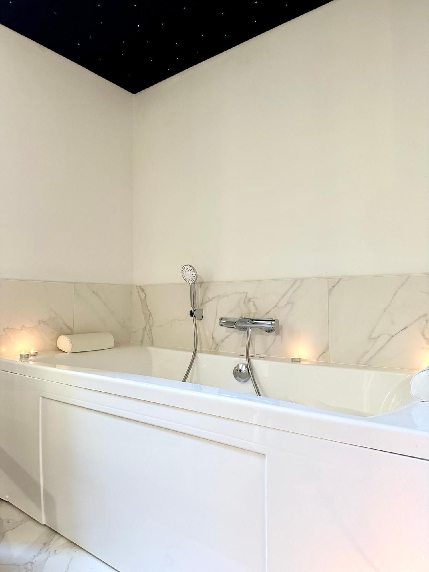 Le Etoile - Baignoire Balneo Et Sauna Privatif Mont-de-Marsan